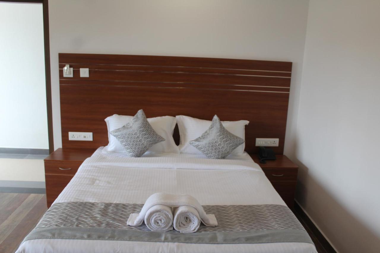 The Lakeview Munnar Мунар Екстериор снимка