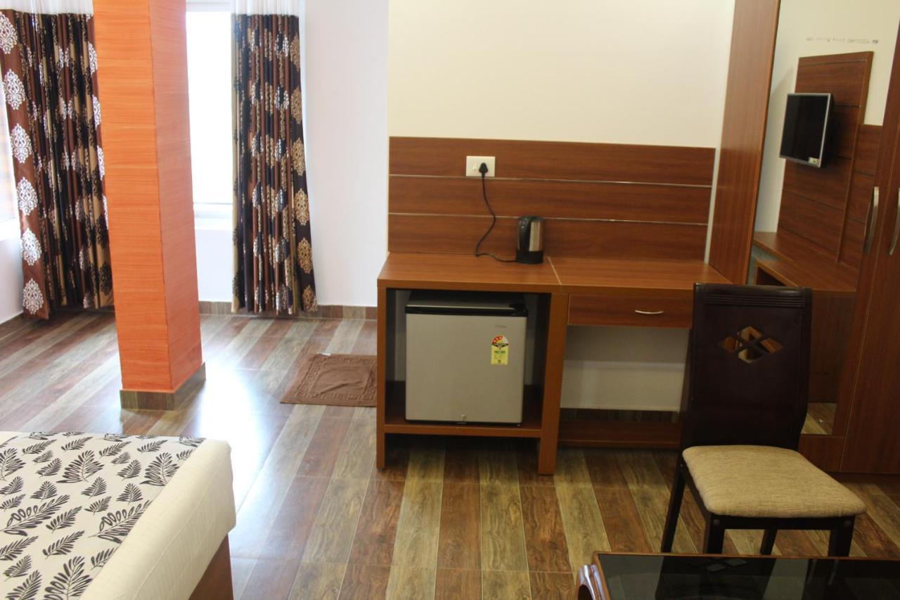 The Lakeview Munnar Мунар Екстериор снимка