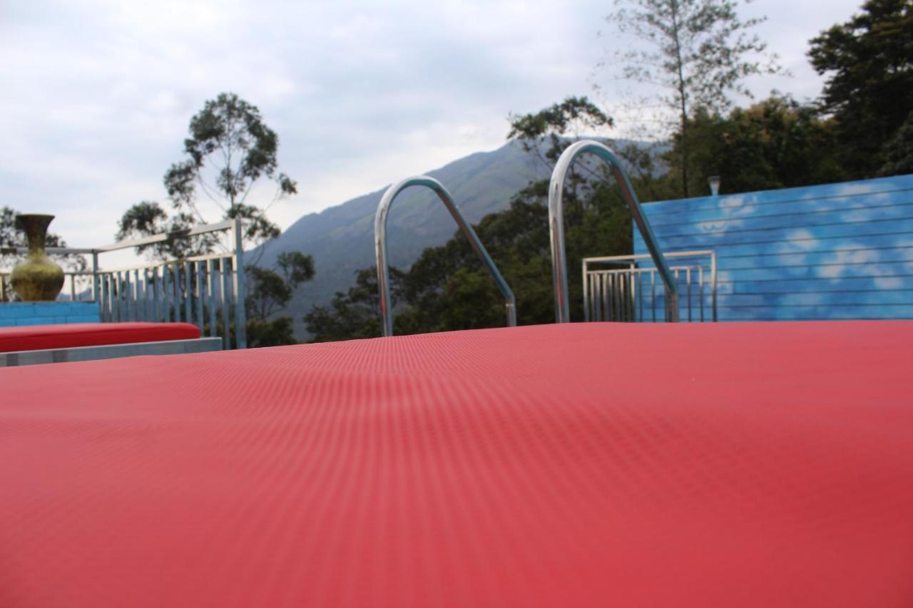 The Lakeview Munnar Мунар Екстериор снимка
