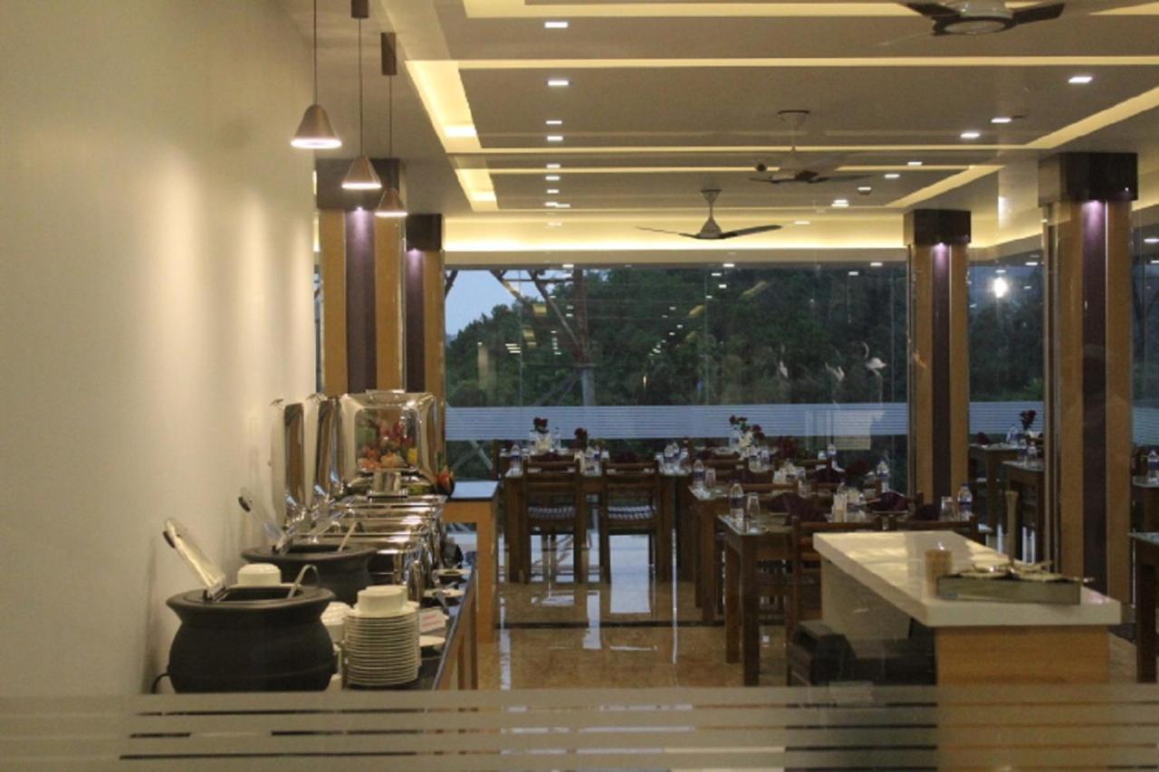 The Lakeview Munnar Мунар Екстериор снимка
