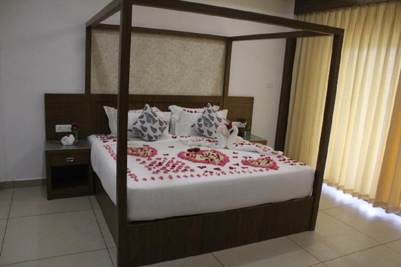 The Lakeview Munnar Мунар Екстериор снимка