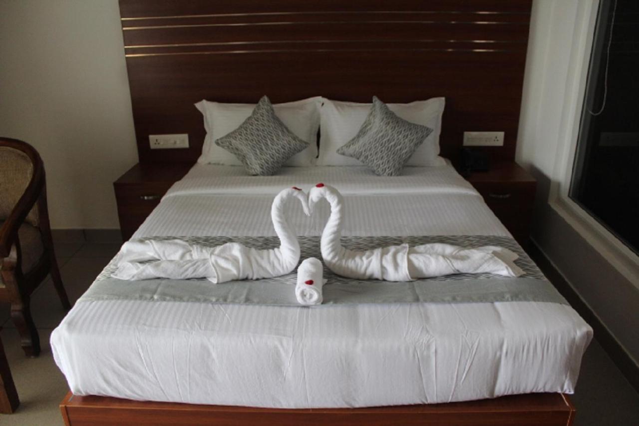 The Lakeview Munnar Мунар Екстериор снимка