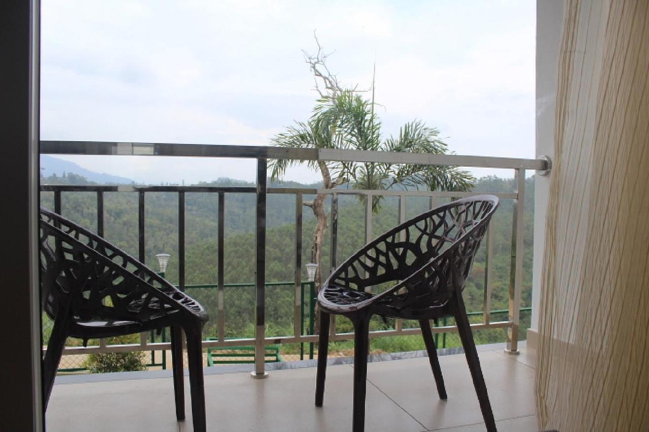 The Lakeview Munnar Мунар Екстериор снимка