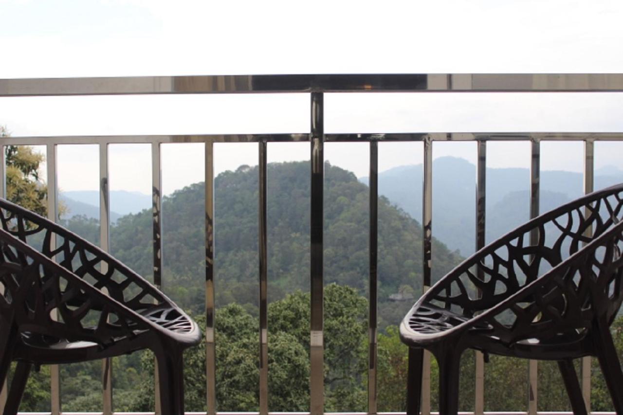 The Lakeview Munnar Мунар Екстериор снимка