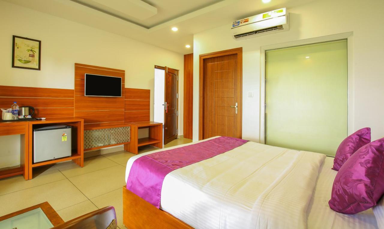 The Lakeview Munnar Мунар Екстериор снимка