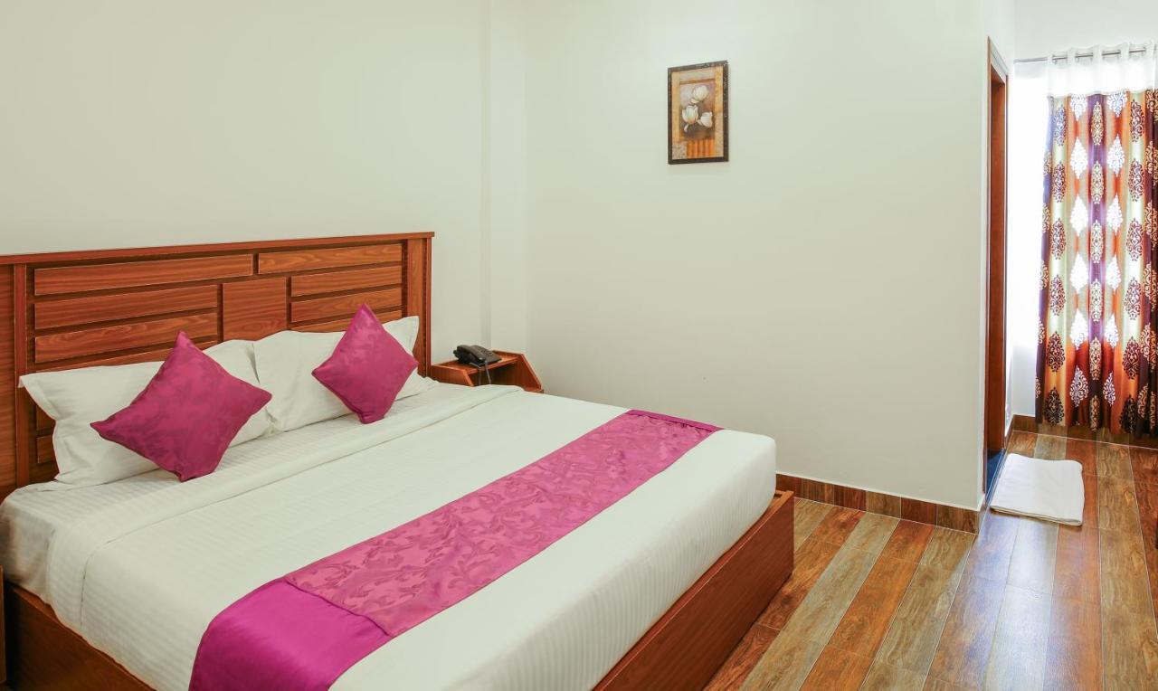 The Lakeview Munnar Мунар Екстериор снимка